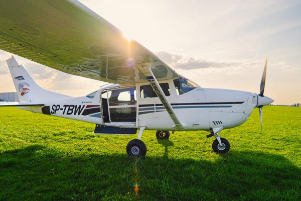 This tutorial focuses on the structural design of the wing and introduces the control surfaces attached to the wing’s trailing edge.